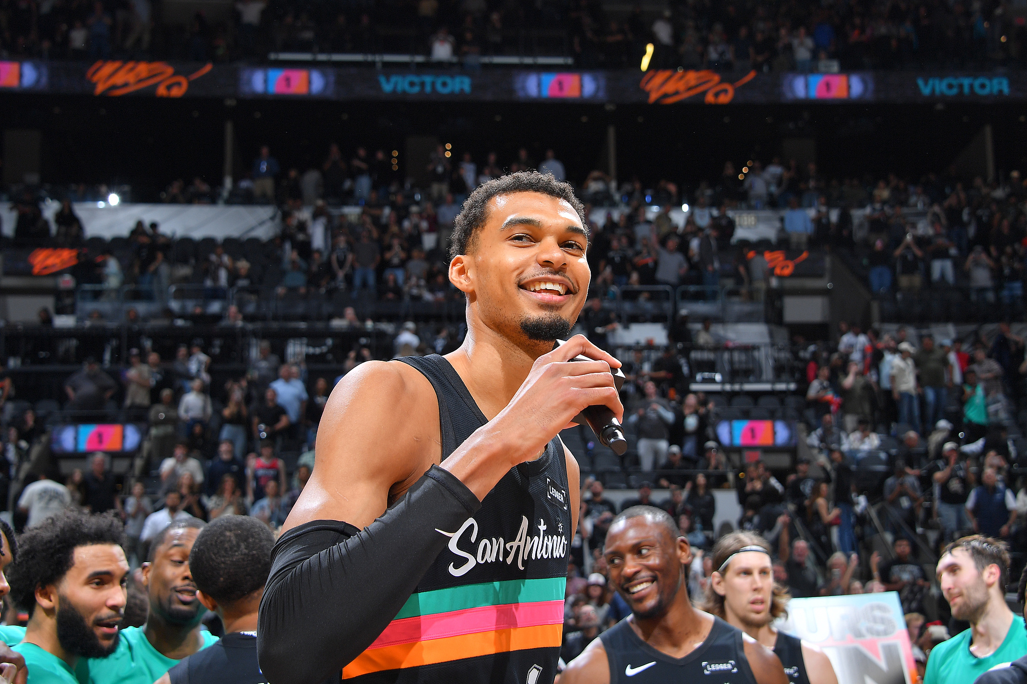 #文班亚马连续百场盖帽中断# 今天马刺130-110战胜雷霆，文班亚马本场没有盖