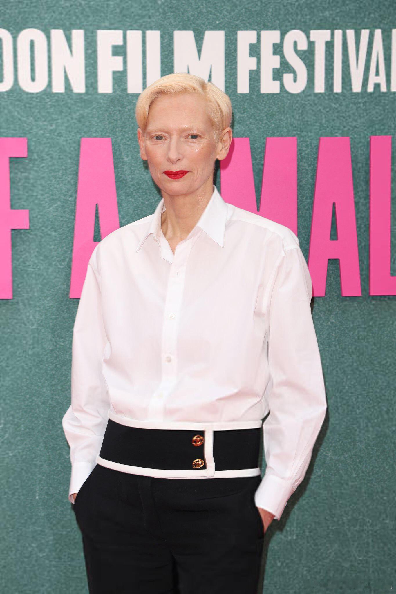 Tilda Swinton上身了前两天刚发布还热乎的Chanel 2026春夏系
