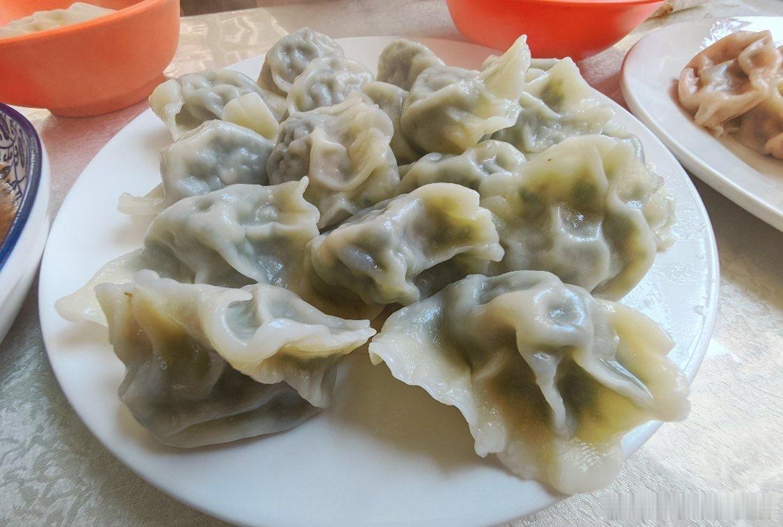 鸭血粉丝店也遭LV起诉热点解读 LV维权接连波及连锁奶茶品牌与街边鸭血粉丝小店，
