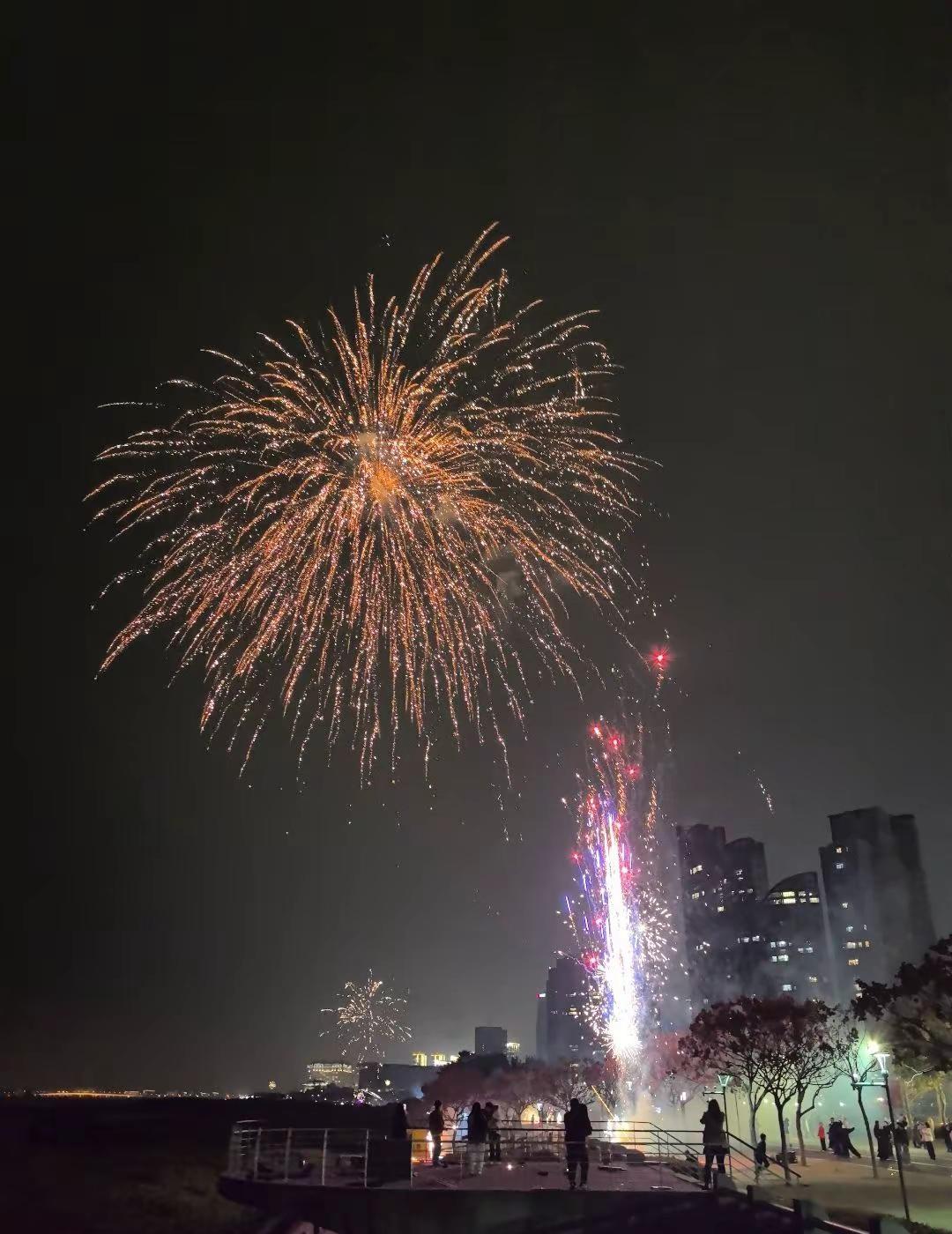 我说又是一年冬你说还有无数春夏秋冬