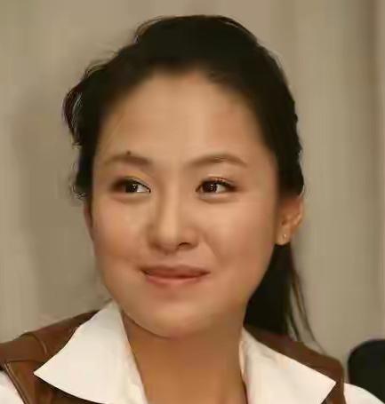 《潜伏》幕后：拍完吻戏，沈傲君掏出100元求导演再拍两条

经典谍战剧《潜伏》拍