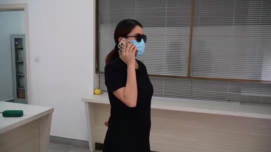 月薪8800变3000还丢了工作：她拒绝的不是一个岗位，是“带娃降薪”的潜规则。
