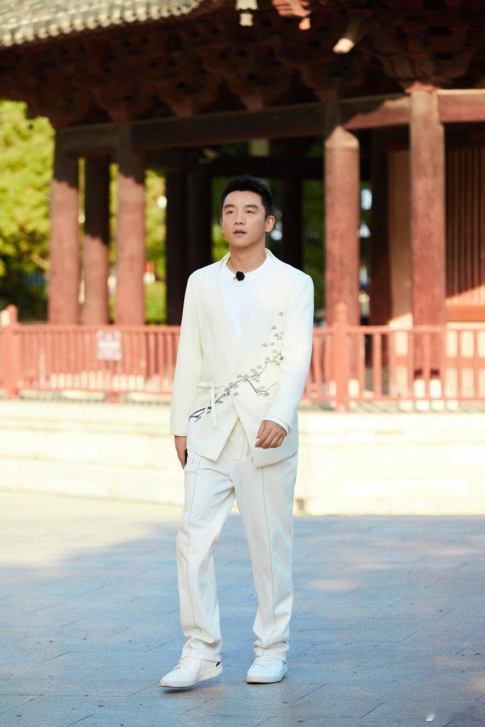 郑恺工作室还招暑假工吗做事重承诺待人有温度，郑恺的工作室一直很让人向往，希望今年