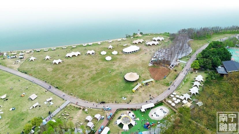 邕江畔藏着“小瑞士”！南宁人周末私藏露营地，0元出片不用挤

不用远赴外地，南宁