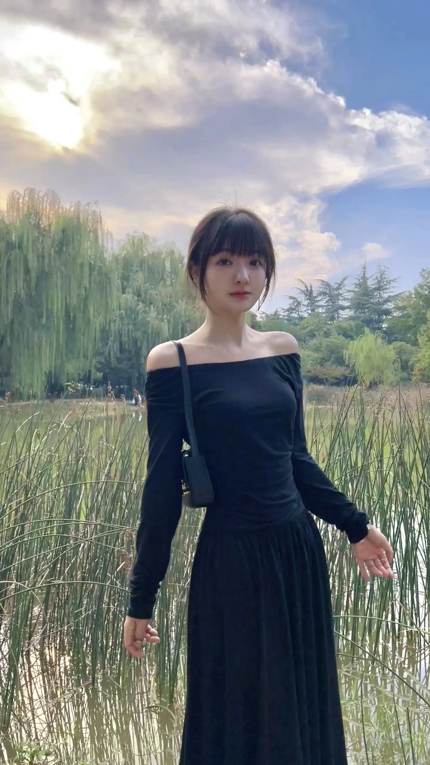 说不清楚的爱是谁在偷偷等待。