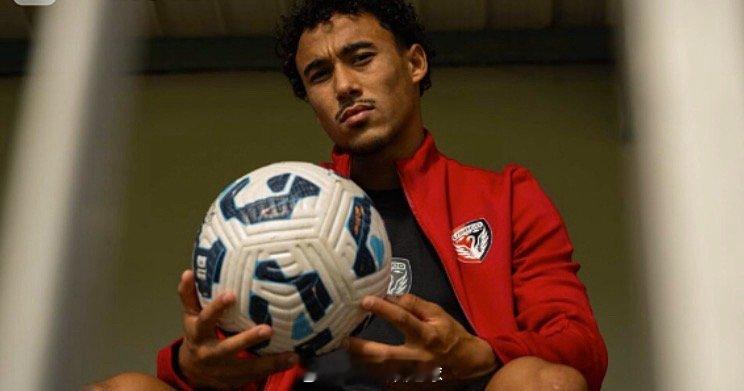 搬运足球情报，给足球爱好者们提供帮助保罗尼VS特鲁瓦1保洛尼目前面临着阵容极度不