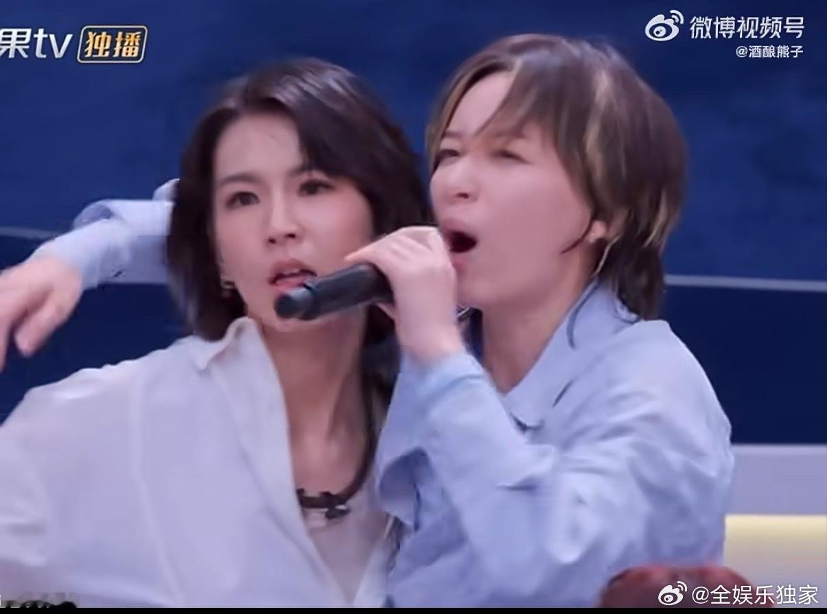 全网都在问：凭什么她这么幸福？因为她是组里年纪最小的妹妹，被三位师姐当亲闺女宠。