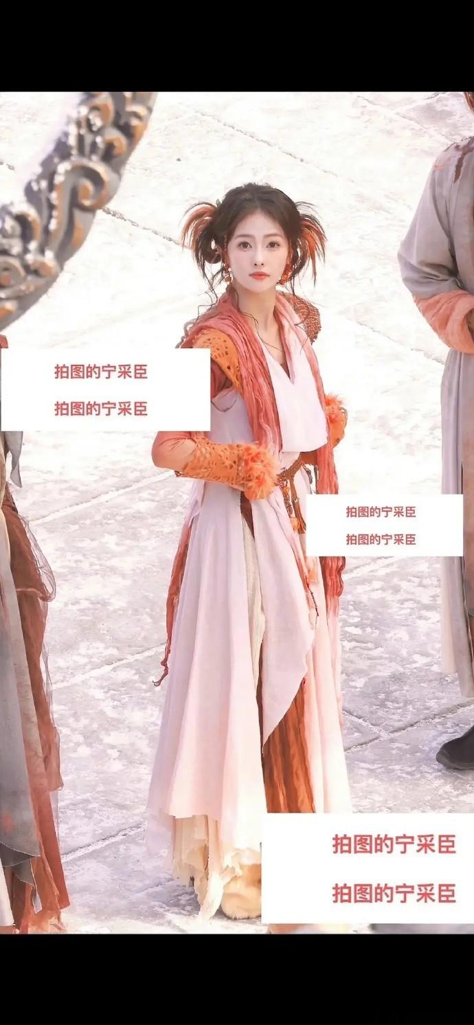 白鹿，这造型，是在搞致敬吗？[允悲] ​​​