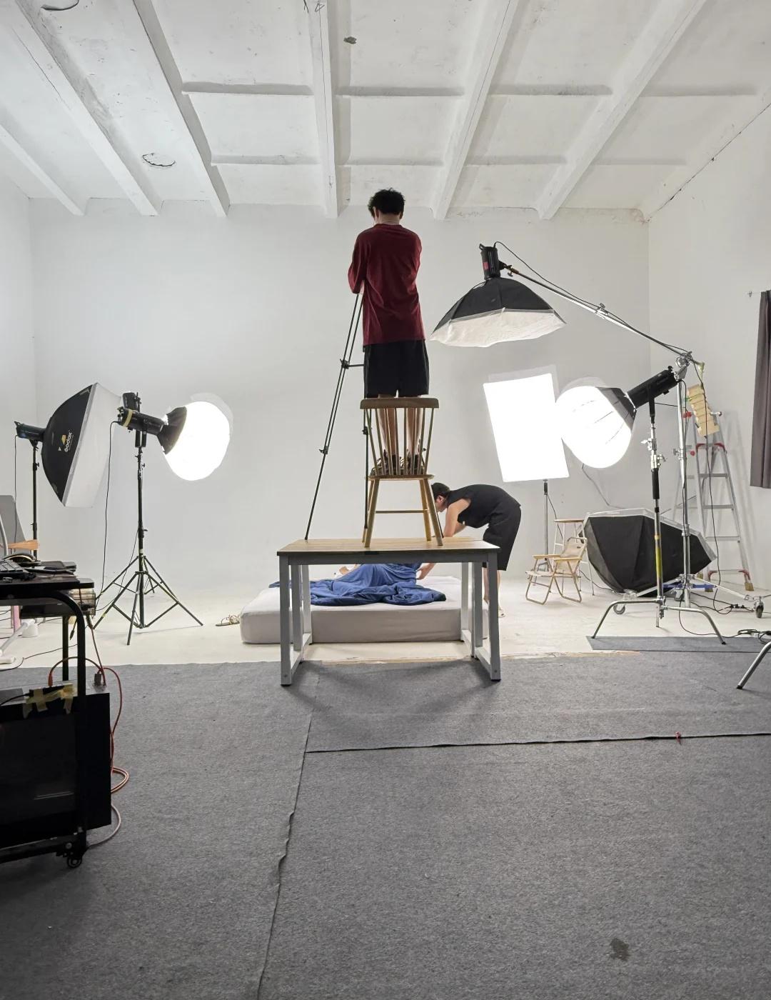 郑州场景搭建力upup！
1000平方摄影基地，20+家居布置。承接各类拍摄，场