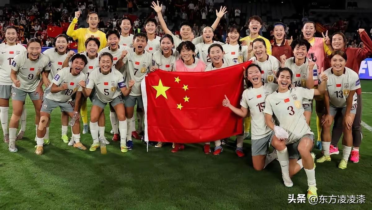 希望这一届女足亚洲杯我们能够卫冕！
小组赛踢的太顺了，淘汰赛难免有点紧张，不过相