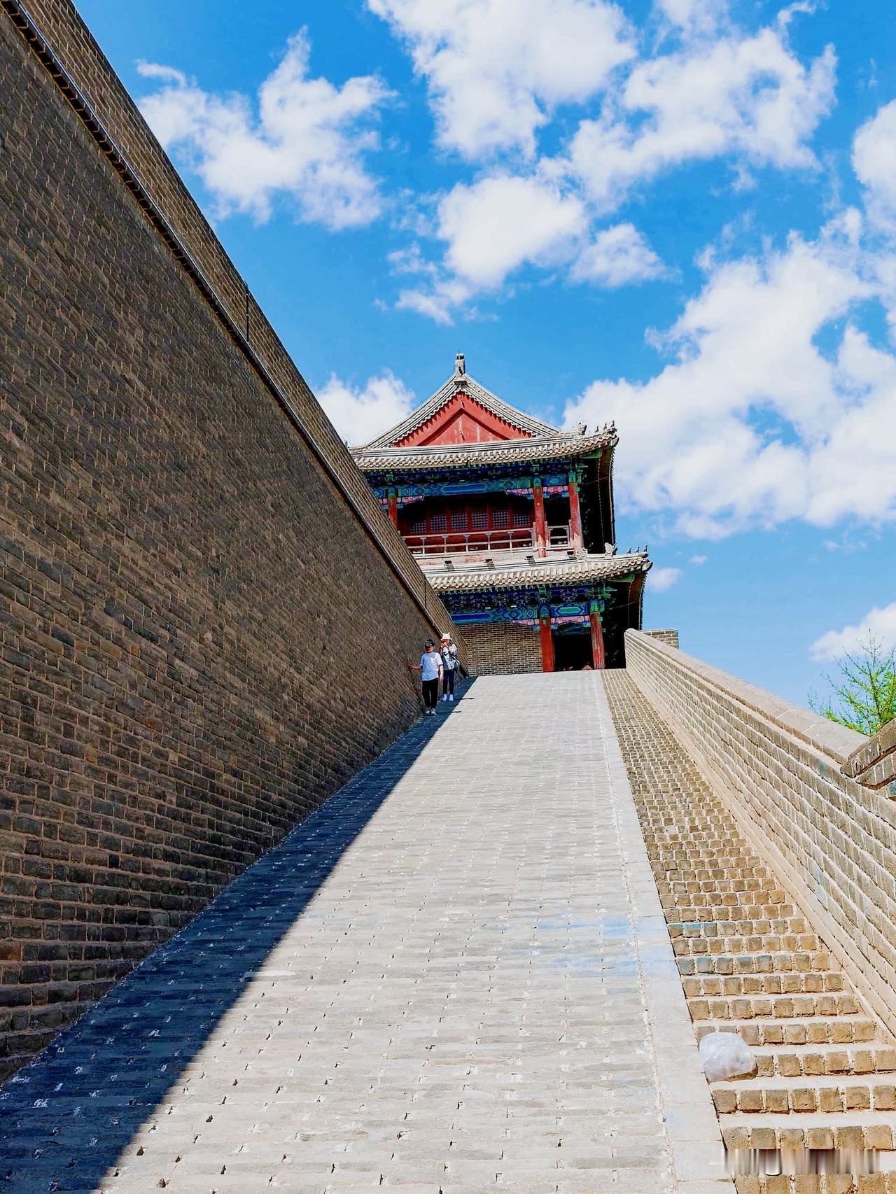 宣化西城墙为什么不开放？宣化原红一师一位老战友的亲戚一家三口，从天津来到宣化，想