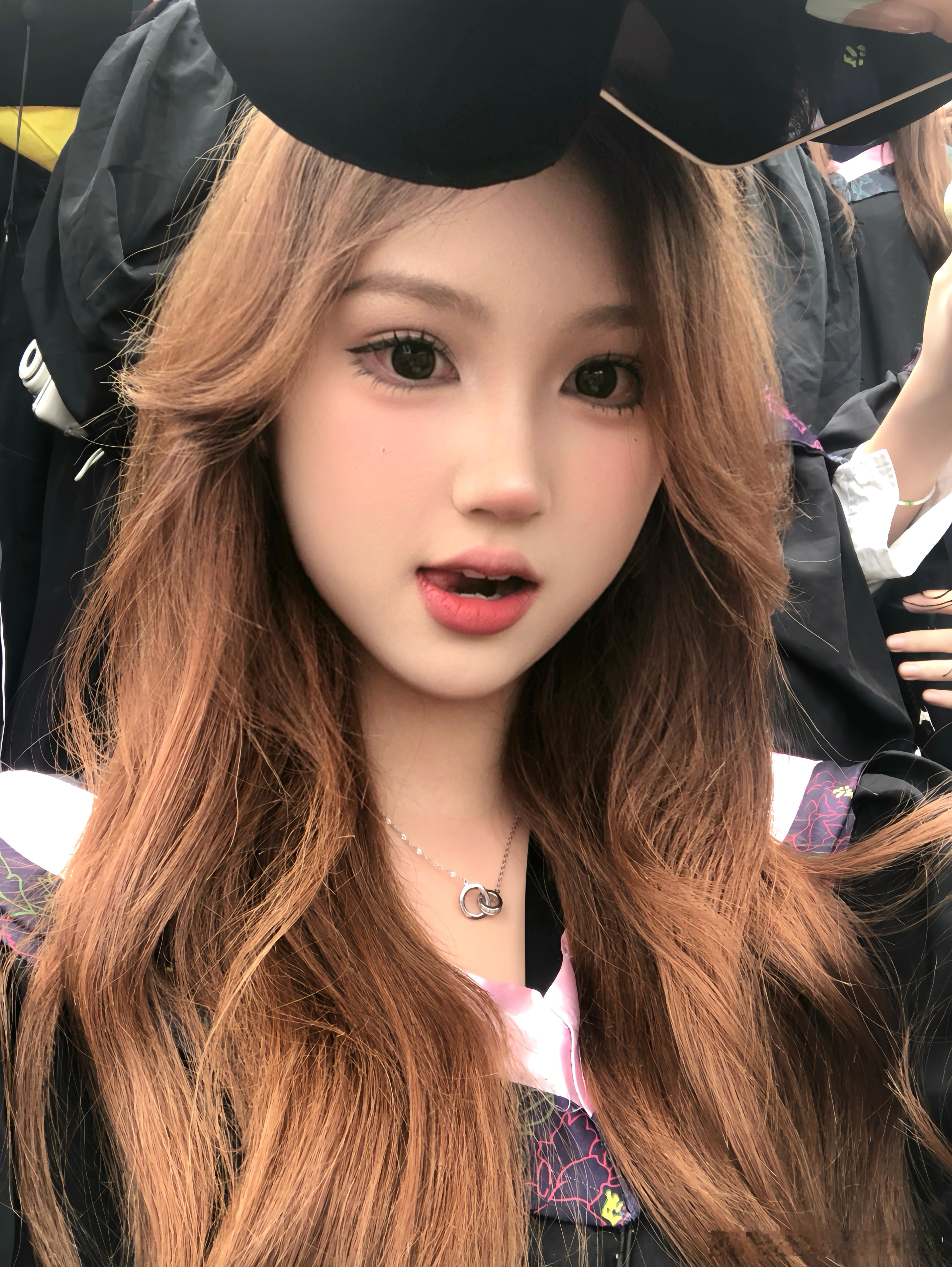 拍毕业照🎓妈呀 马上就要实习了[思考] ​​​