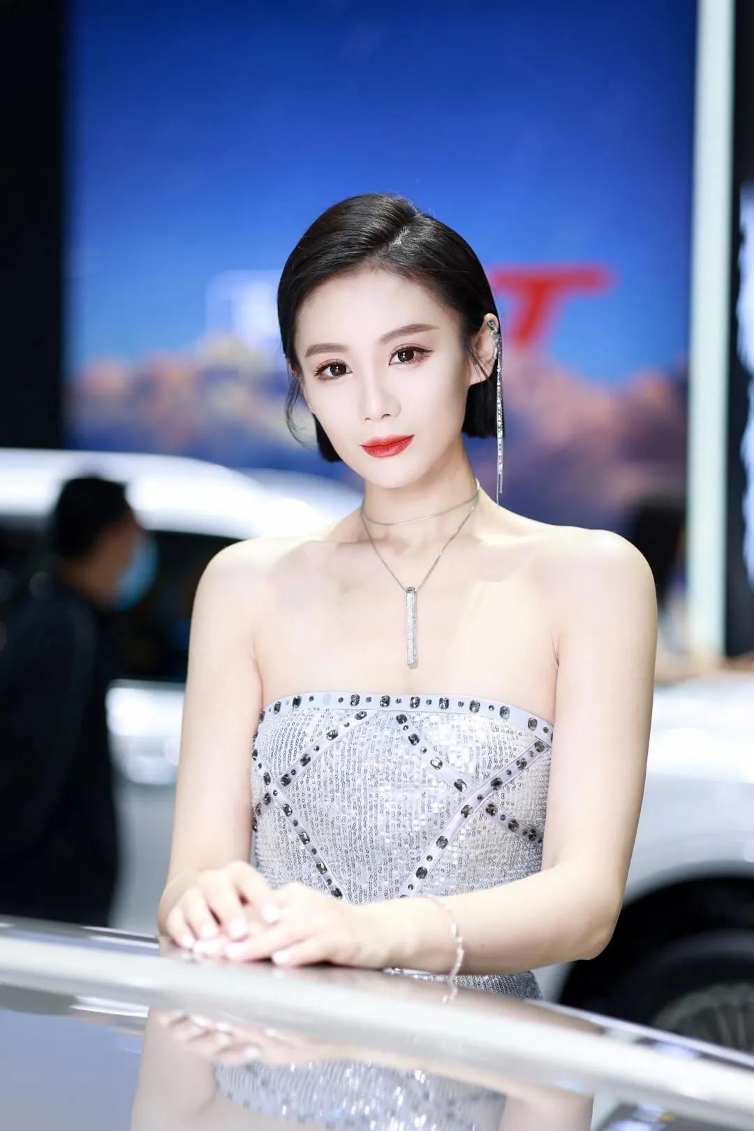 车模莉哥美图分享
