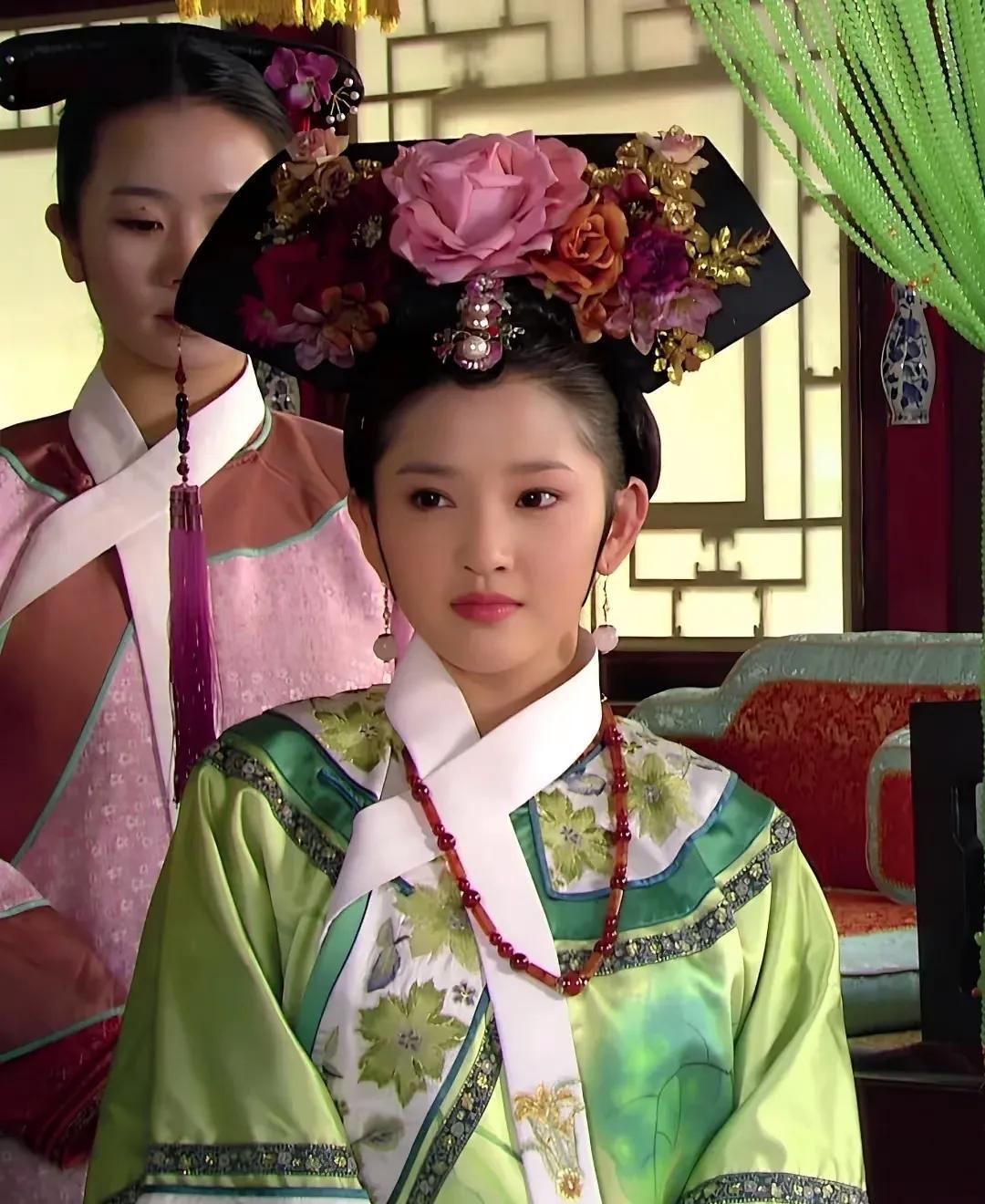早期的唐艺昕，从小美到大，那个时候还很青春，元气满满，一脸胶原蛋白，小范大人的眼