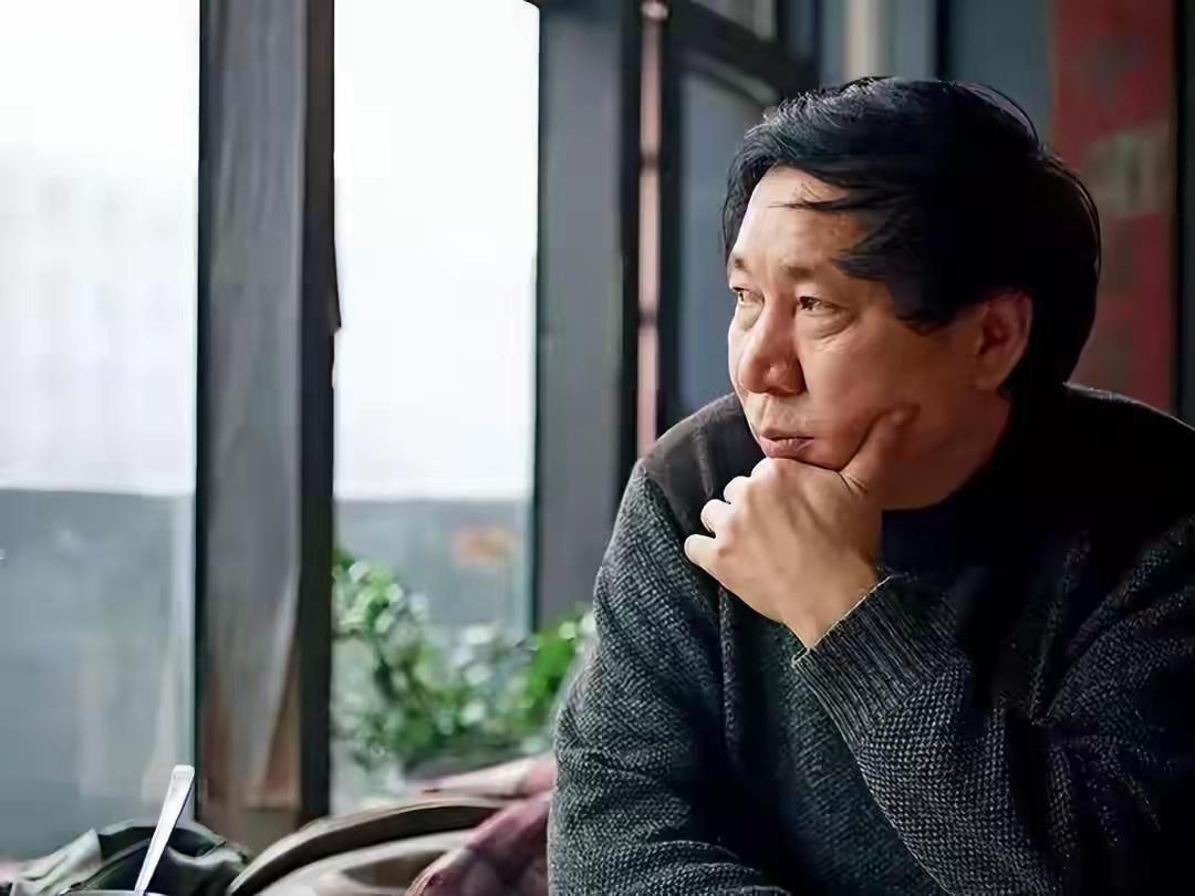 阎连科惹了一身臊，可见这教授导师也是有风险的哟。有人问，出身农村，低学历的作家莫