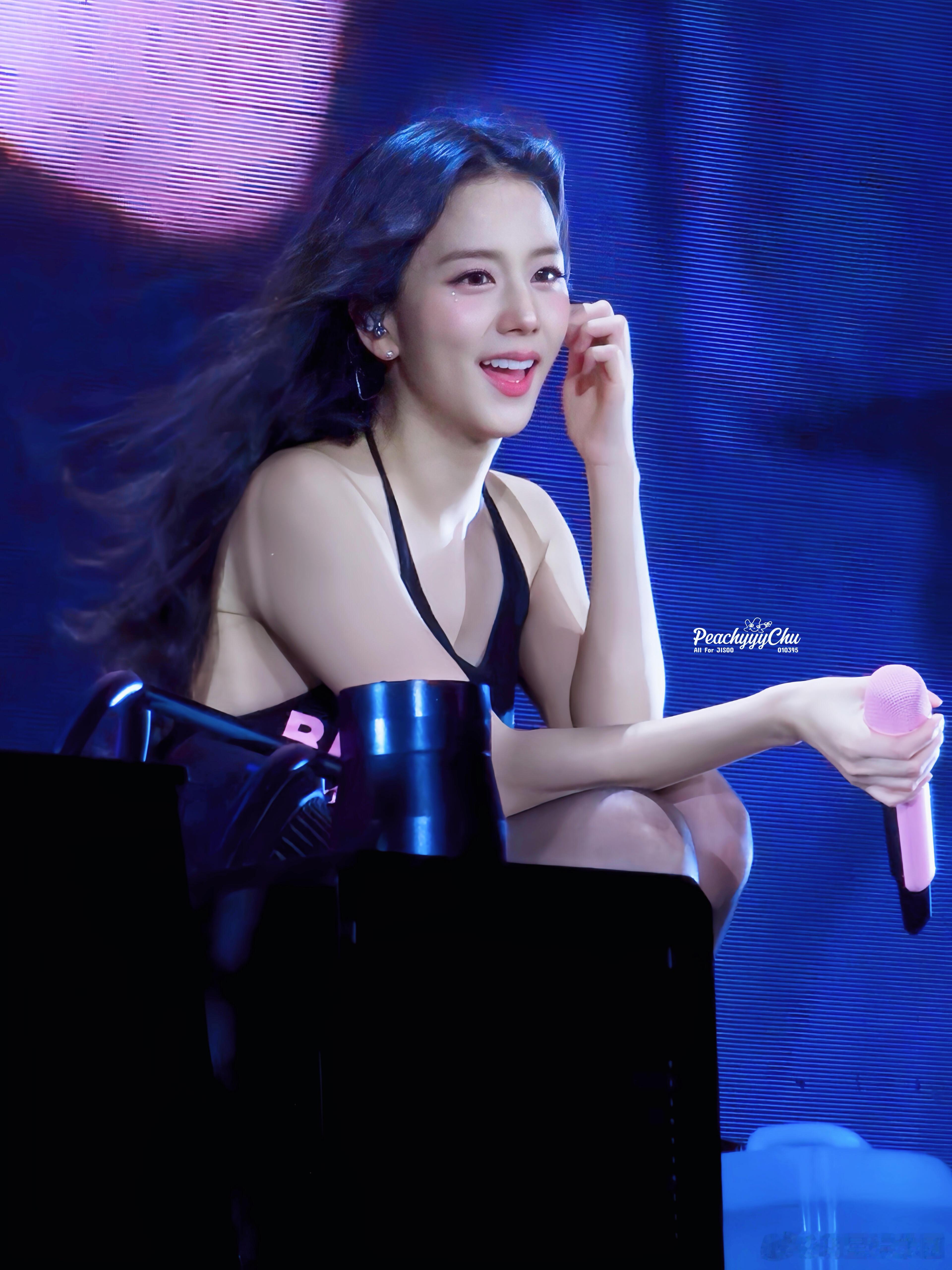 金智秀自曝与哥哥牵手睡觉jisoo三巡新加坡场饭拍 