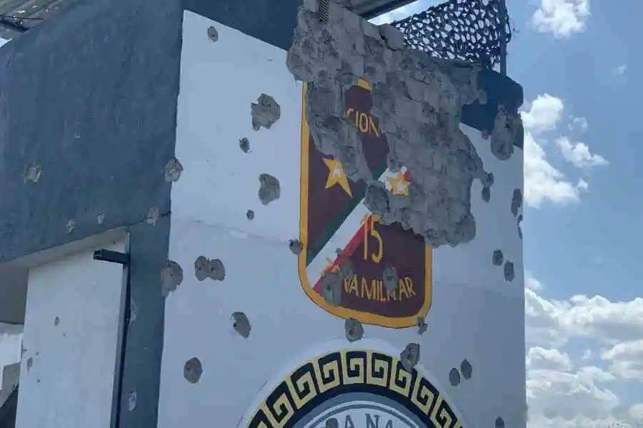 墨西哥毒品战争：直捣黄龙这看上去到底谁像正规军啊？特奥卡尔蒂切的国民警卫队基地被