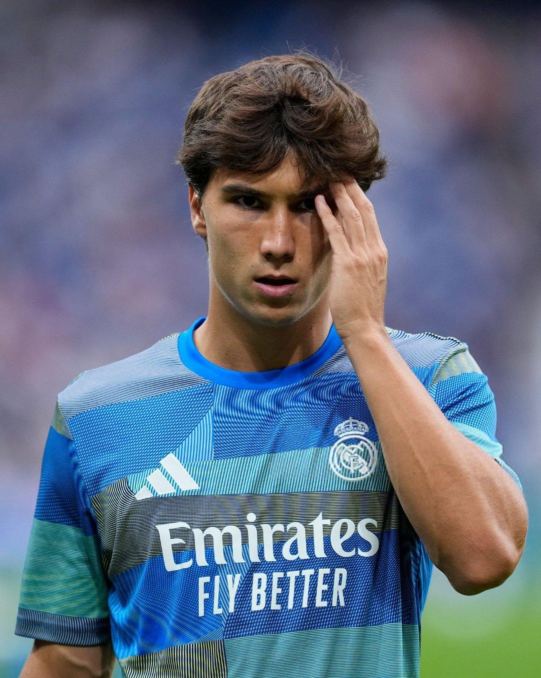 Picón：去年夏天，贡萨洛收到了多家欧洲俱乐部的优厚报价，但皇马劝他留下，并承