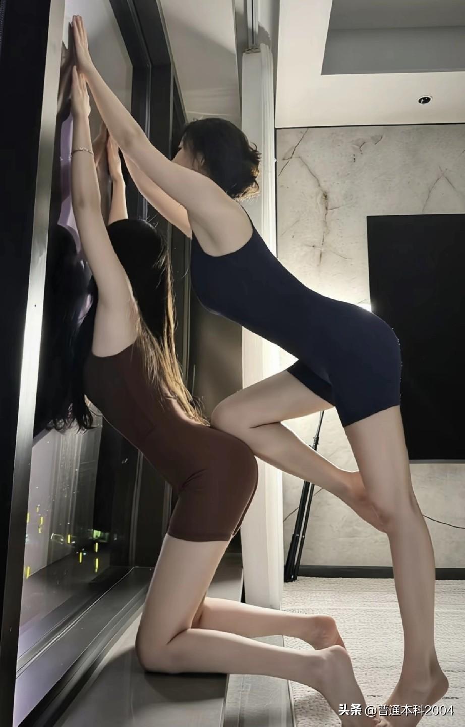 有时候看到面熟的明星却想不起名字。主要是现在的审美，好多女明星长得都一个样。
我