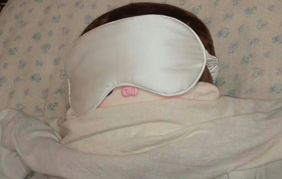 Спокойной ночи 对不起琑儿奶奶说她减肥但是偷偷得吃冰淇淋没给你睡觉