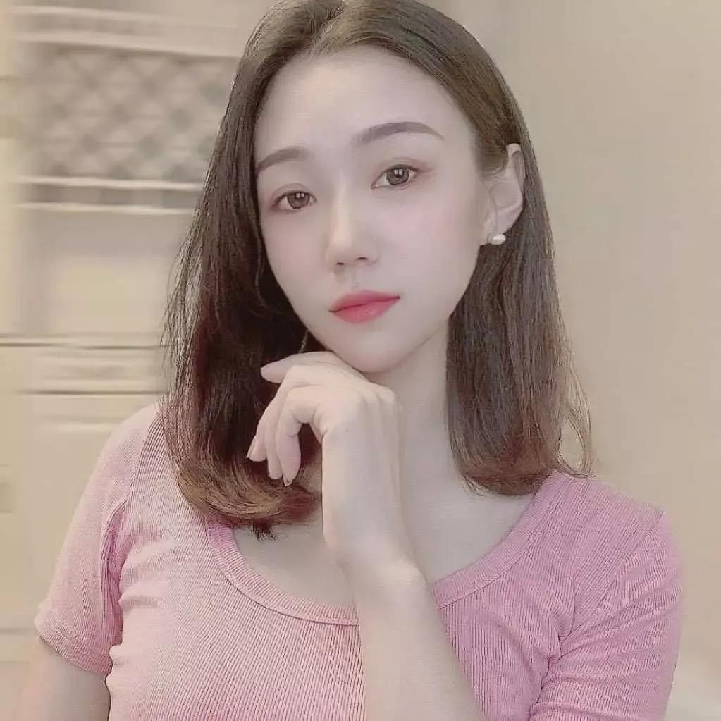 老公家里弟兄两个，他是老二，老大儿女双全，事业有成，老公虽然也算是事业有成，可我