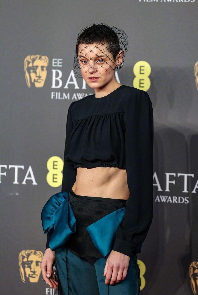 出席 2024年第77届英国BAFTA英国电影学院奖颁奖典礼的Emma Corr