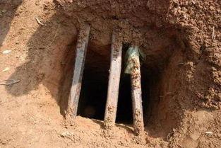 1999年，齐齐哈尔市扎龙村5名村民在修补路面缝隙时，发现一处地洞，未加留意便以