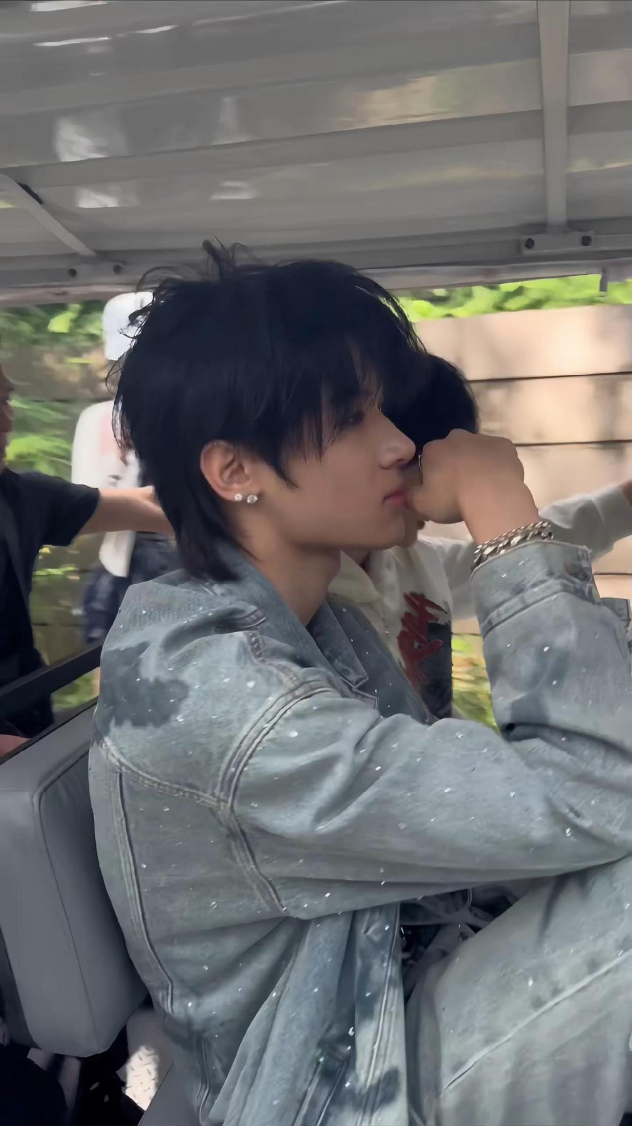 今天怎么这么帅张峻豪