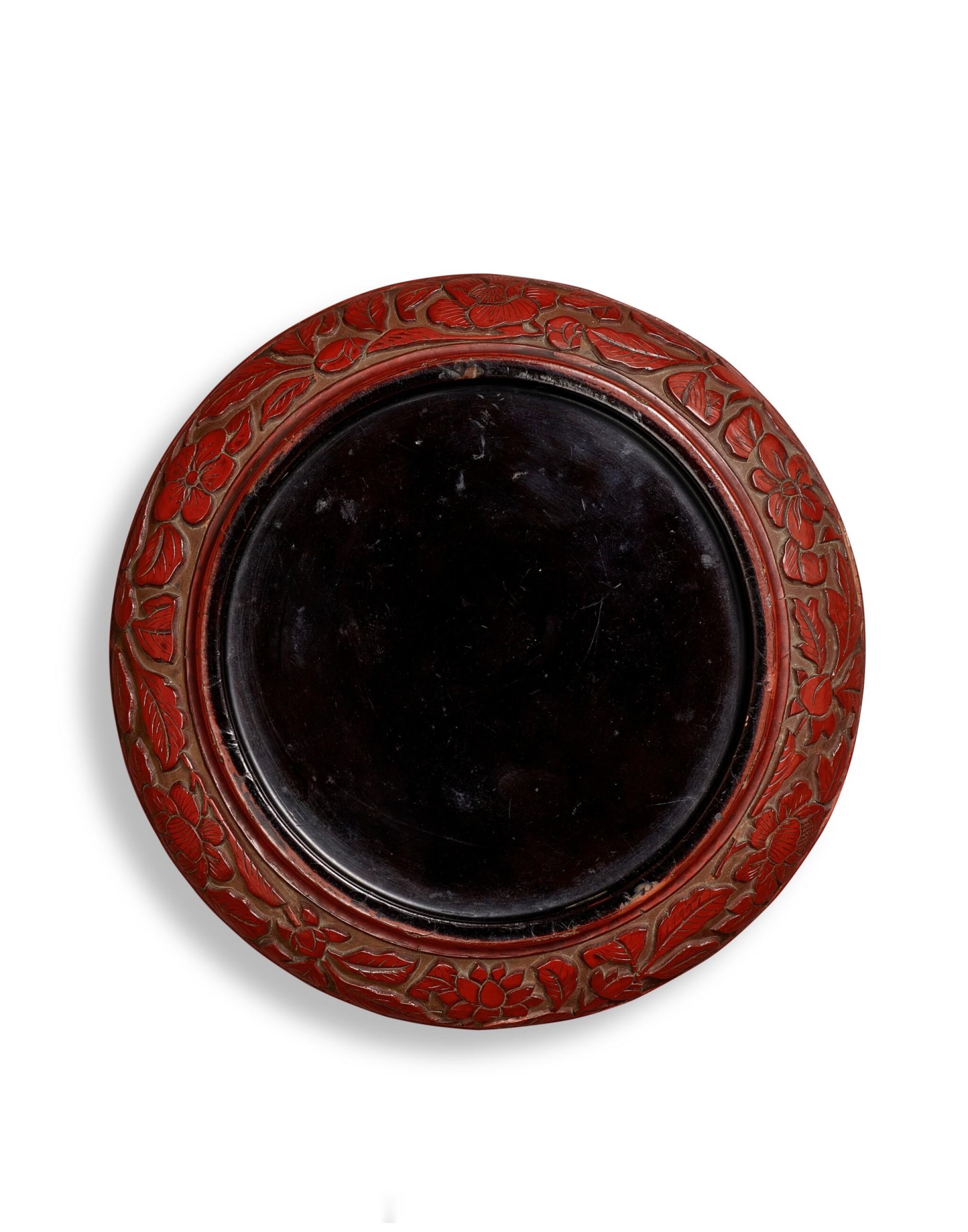 髹饰录 | 宋至元 剔红双螭穿灵芝纹盘此盘上螭龙的造型与佈局与宋末至元代的一组掉