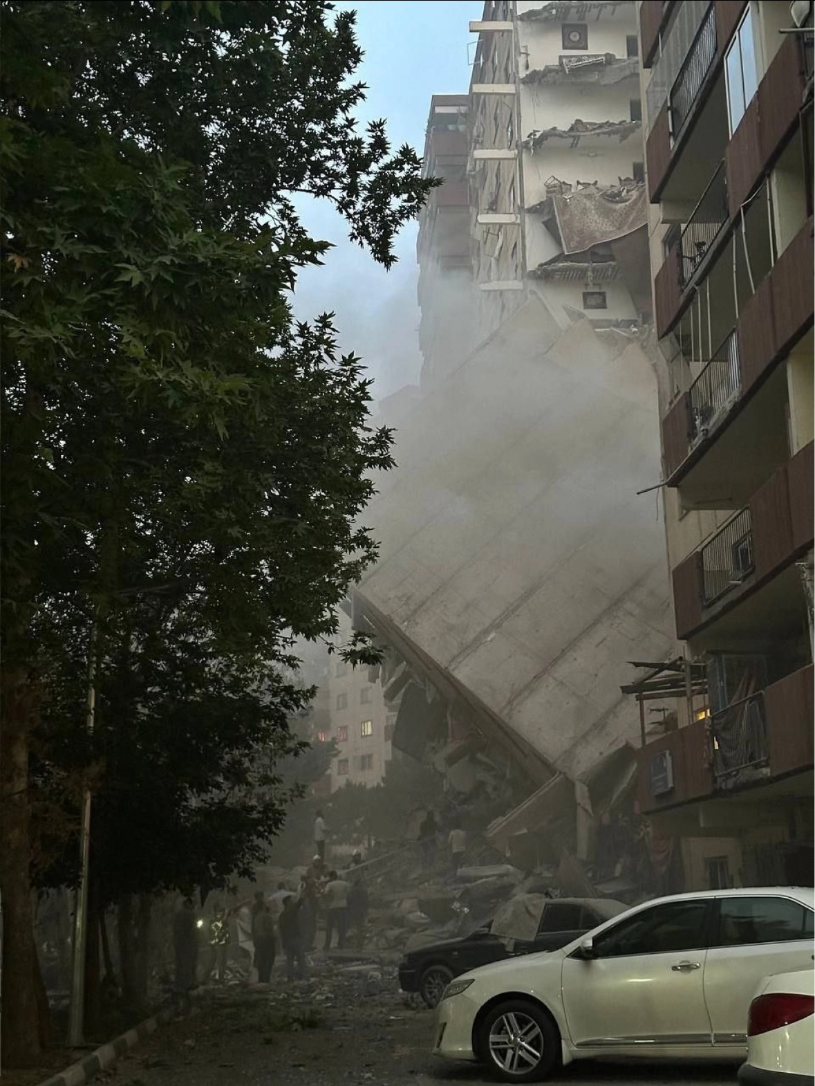 我记得伊朗不是早就说要反击了吗…怎么感觉一直在挨打[晕]不知道伊朗有没有听过“打
