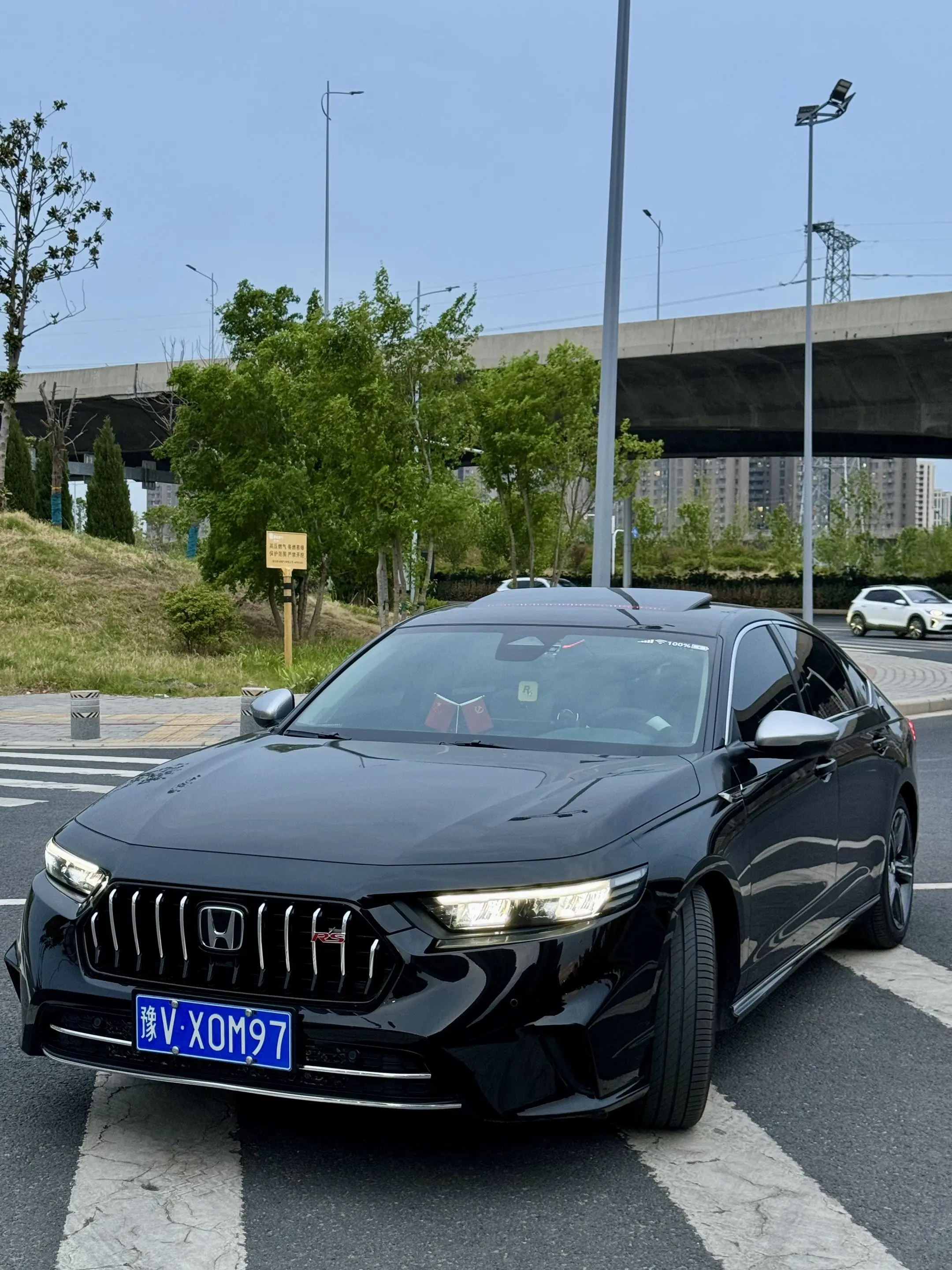 不是说英仕派很省油吗？为什么我加满一箱油只能跑五百多公里啊 你们的油耗多少？