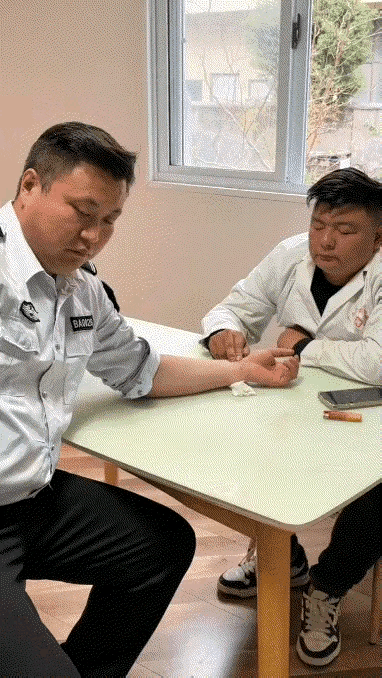 这医生一看水平就不咋地