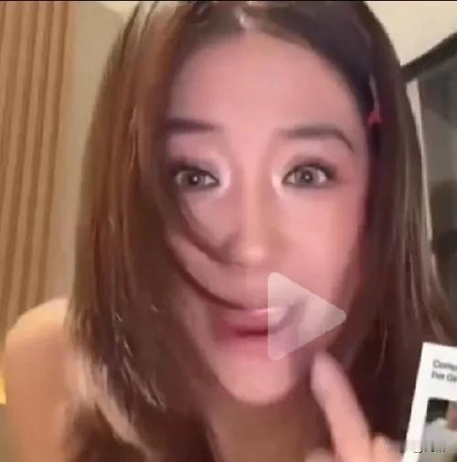 西安麻辣烫女孩，说白了就是个为了“黑红”，而毫不顾忌脸面的女人。

当全网都在议