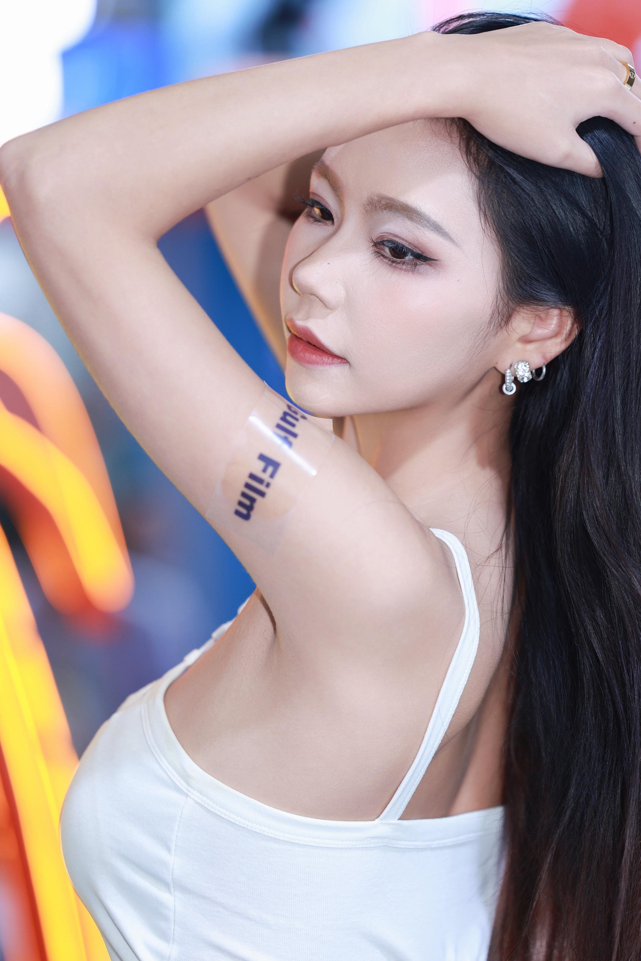 车展车模 美女车模 车展打卡照片分享 腰精已上线 极品车模