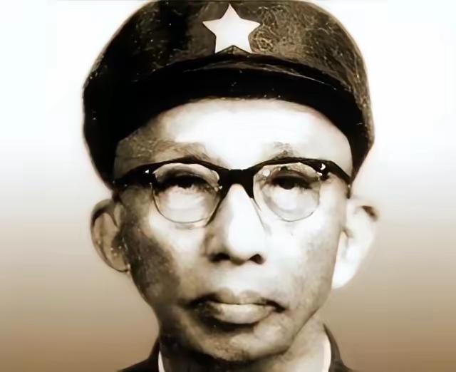 1955年定军衔那年，李迎希气得摔了杯子，他打了一辈子仗，济南战役立下大功，粟裕