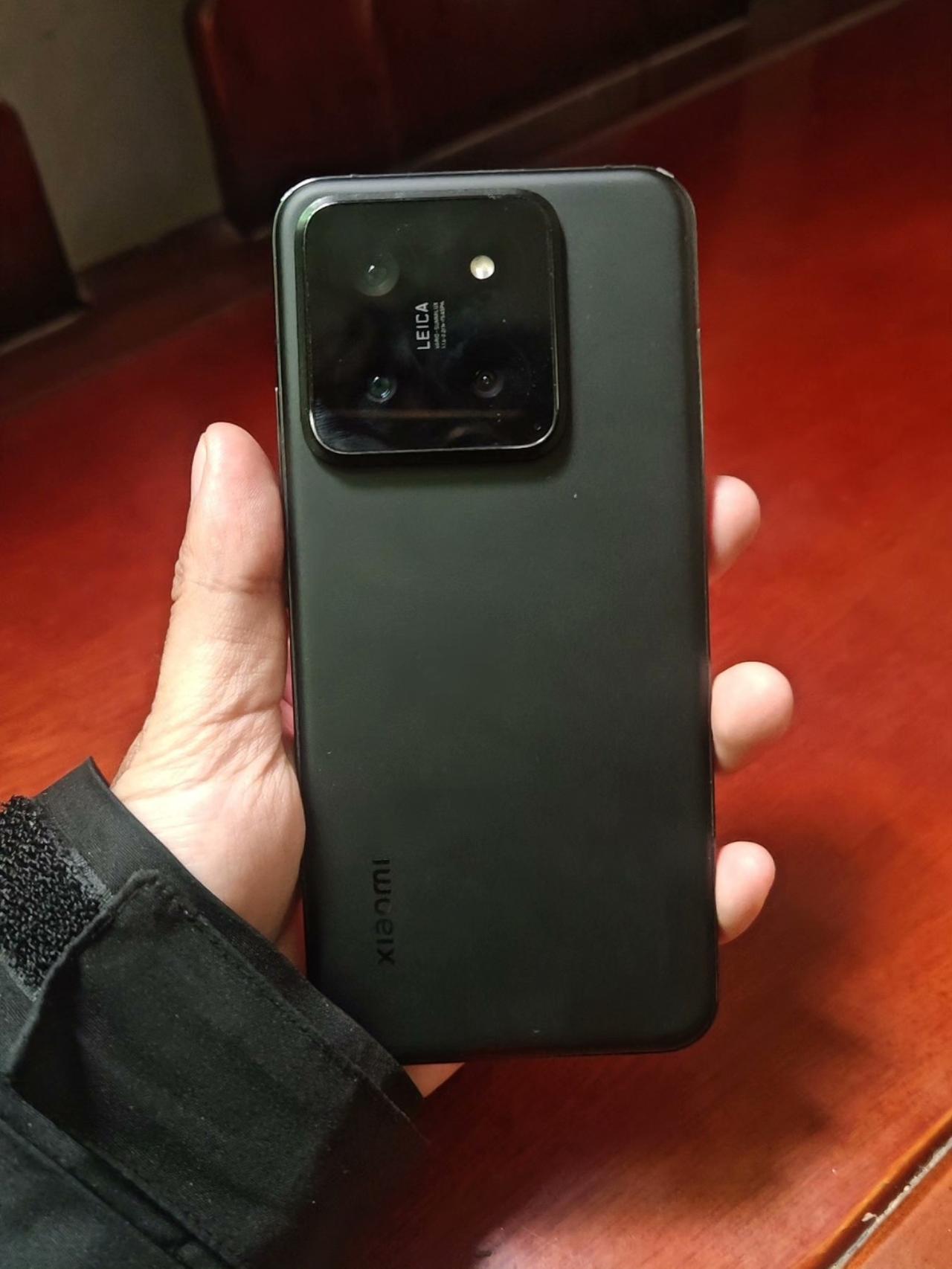 我估计2026年还有好多米粉在使用小米14吧？[呲牙] 这台手机最明显的短板就是