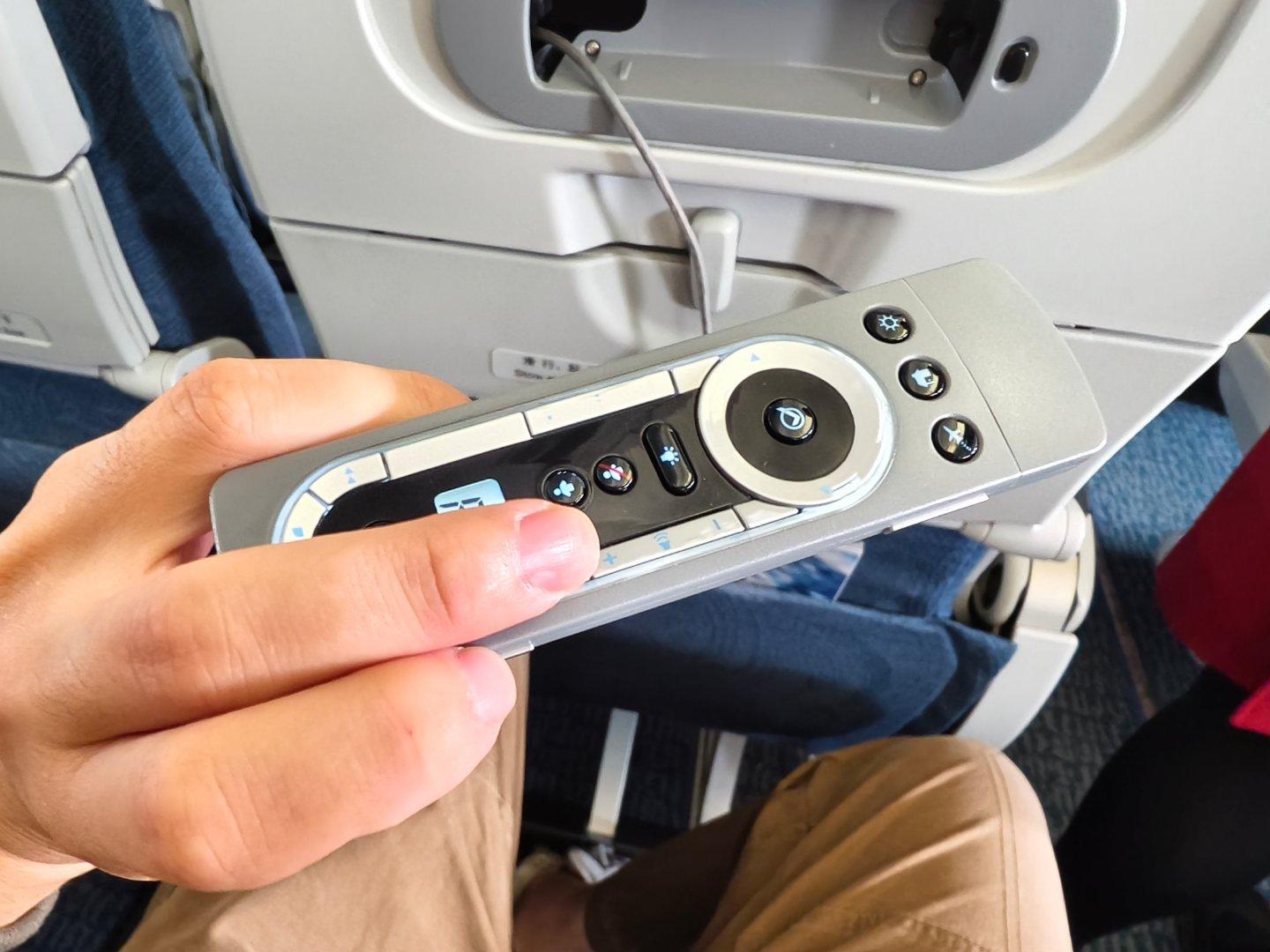 我有一种直觉，就是感觉这个手柄比我所有的手柄都贵 ​​​