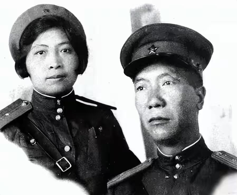 周保中将军因转入地方工作，而未在55年参加授衔，不过在这之前他曾两次拥有军衔，第