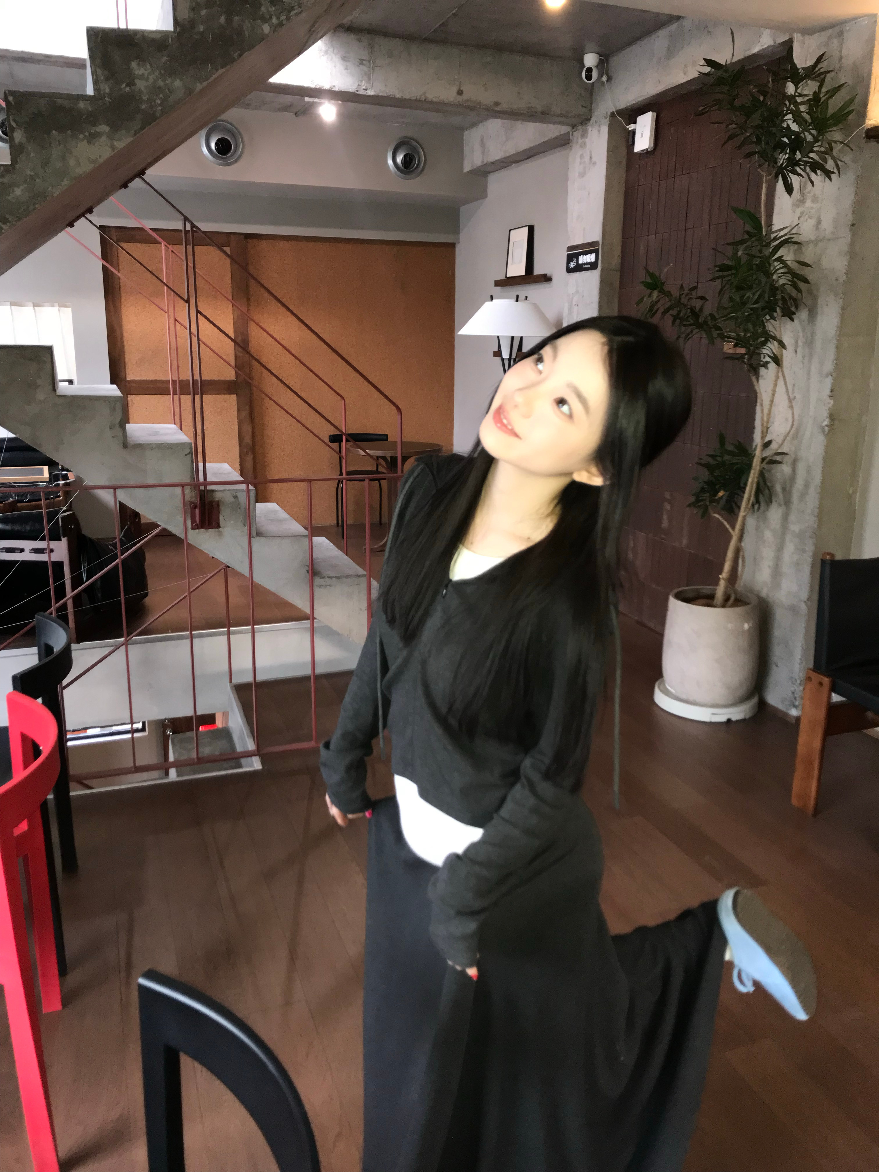 更新一则近况已经在去机场的路上了 开心开心开心 ​​​
