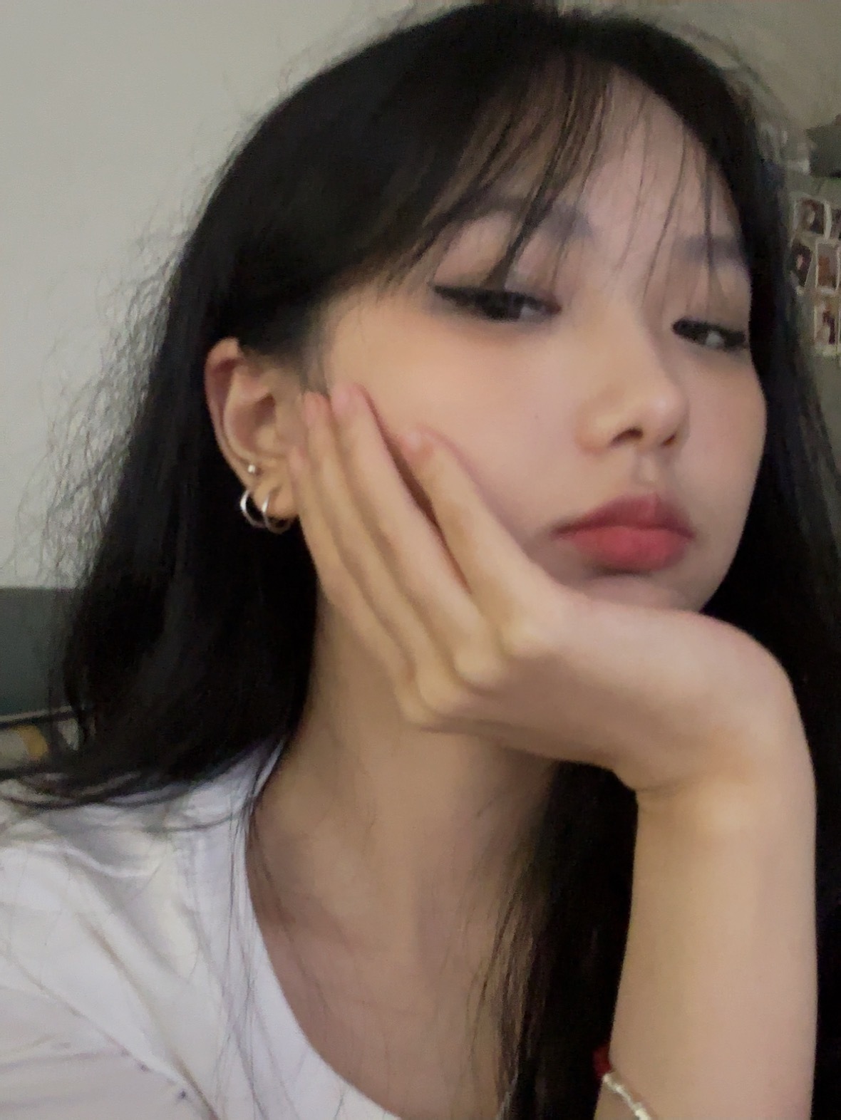好久没化妆我丢。 