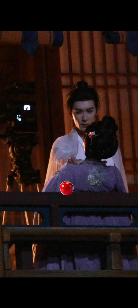 谁来管管陈星旭这个性张力 陈星旭真的绝了！不需要多余的动作，一个冷脸拽衣领就让人