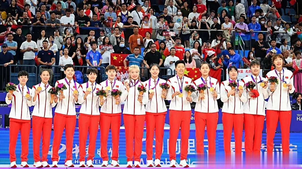 杭州亚运会足篮排三大球前三名:
⚽男子足球
🥇韩国🇰🇷 🥈日本🇯🇵 