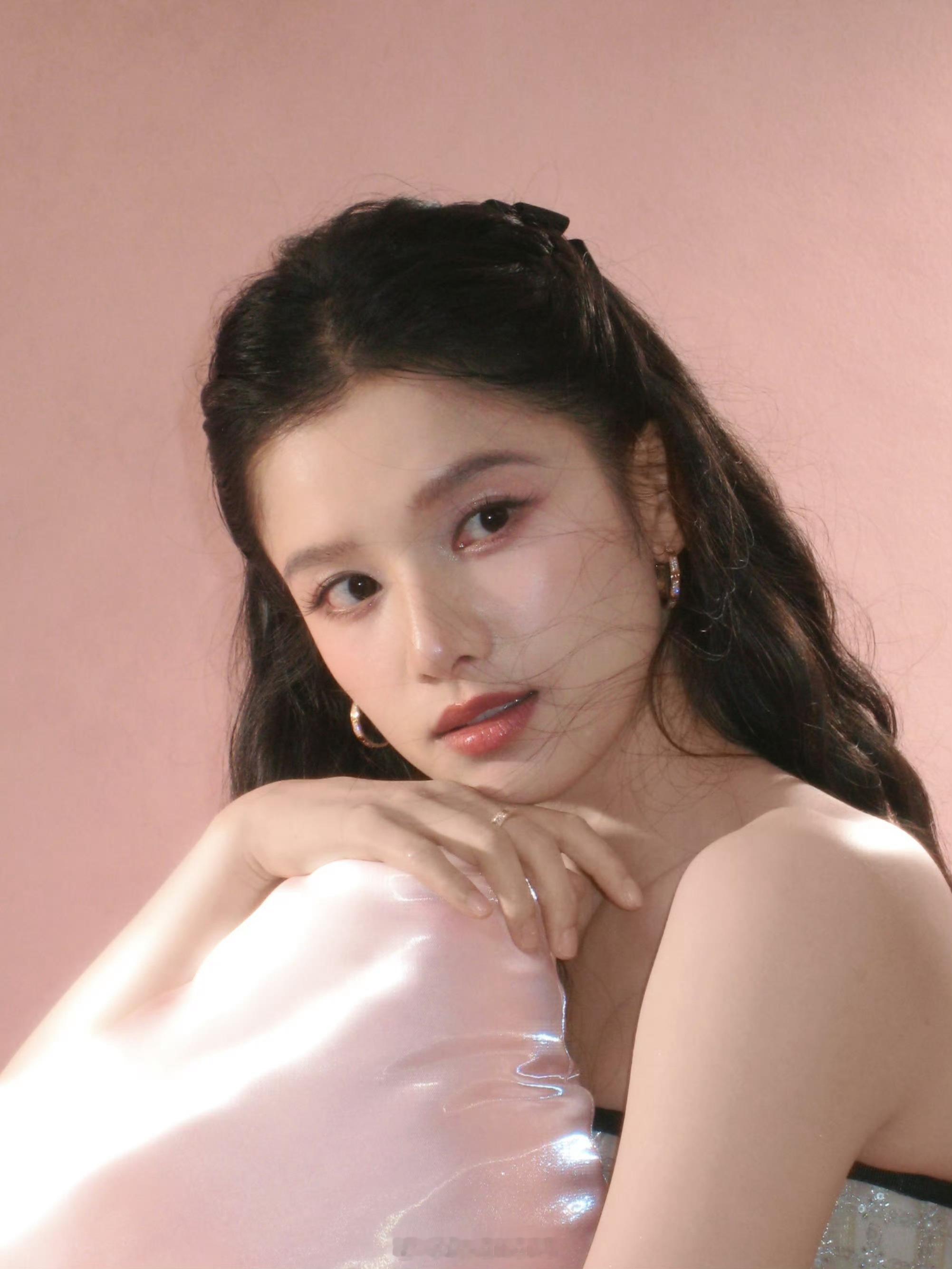 假如骄阳似我女主选的是张婧仪，没准这部剧真能爆的，毕竟张婧仪之前就有CP出圈了的