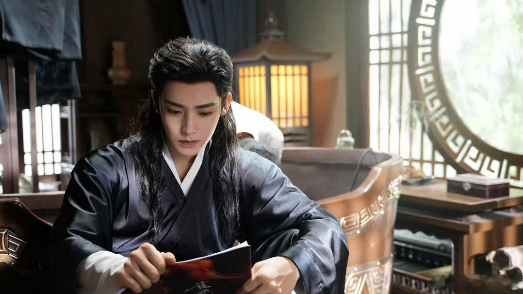 侯明昊演鲜衣怒马少年郎太对味了 高马尾一扎盔甲一穿，侯明昊就是萧无衣本人吧！战场