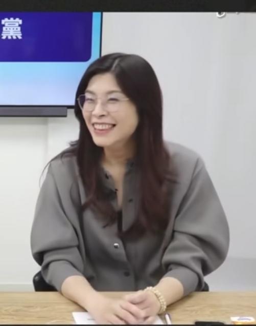 高市早苗当选日本首相，没有多少国家送去祝贺。而台湾各政党争先恐后的献上