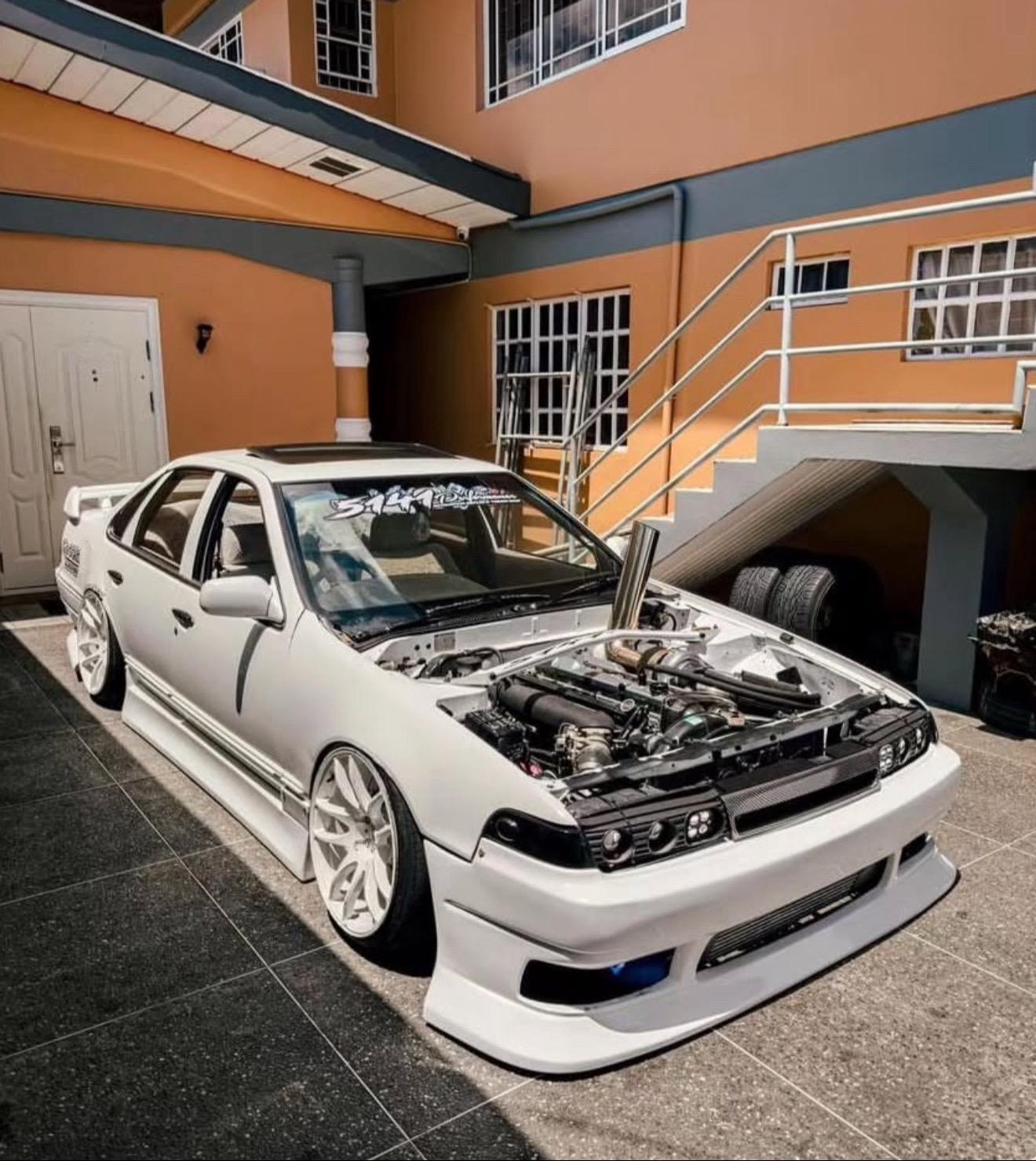 很惊艳的一组Nissan cefiro.