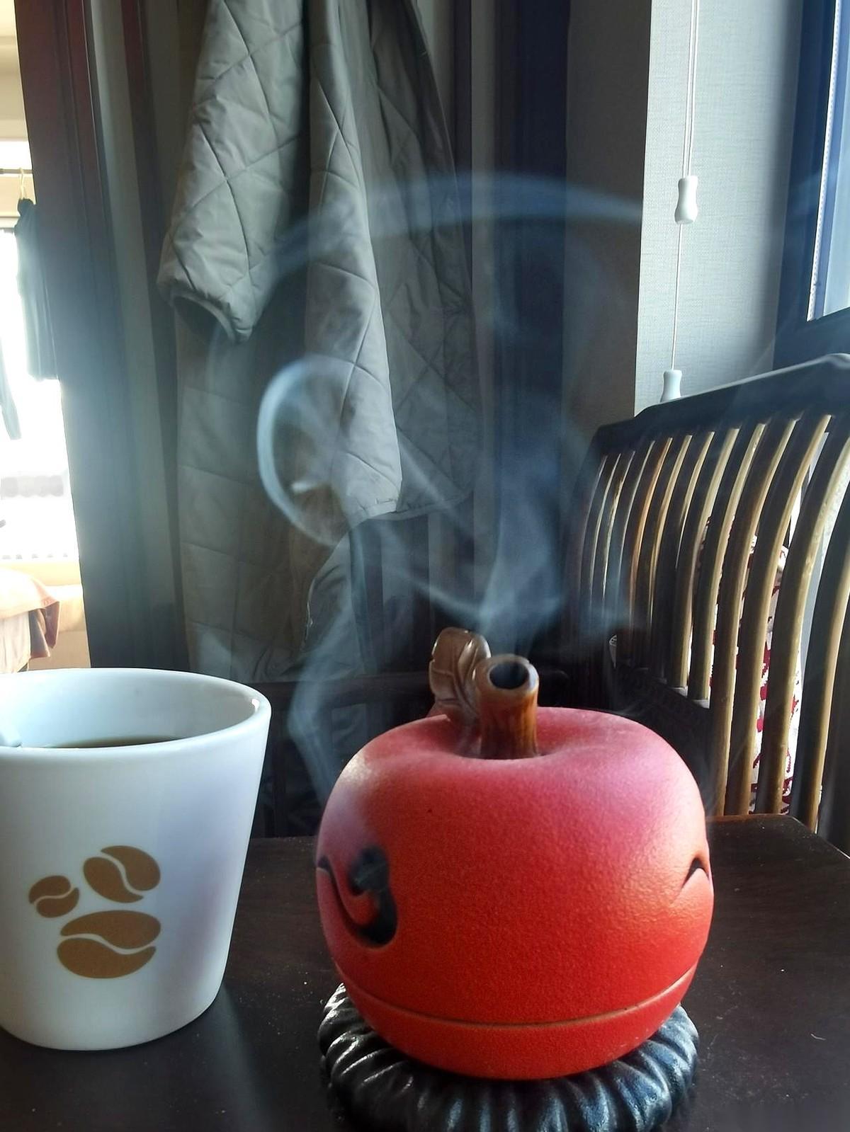 终于，能把自己从工作里捞出来了。
魂儿都快被榨干的一周。
今天谁也别喊我，天王老