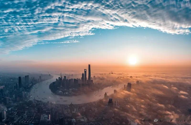 惊！面对风浪挑战，中国经济航船之所以能行稳致远，源于多方面支撑。
从基本盘看，“