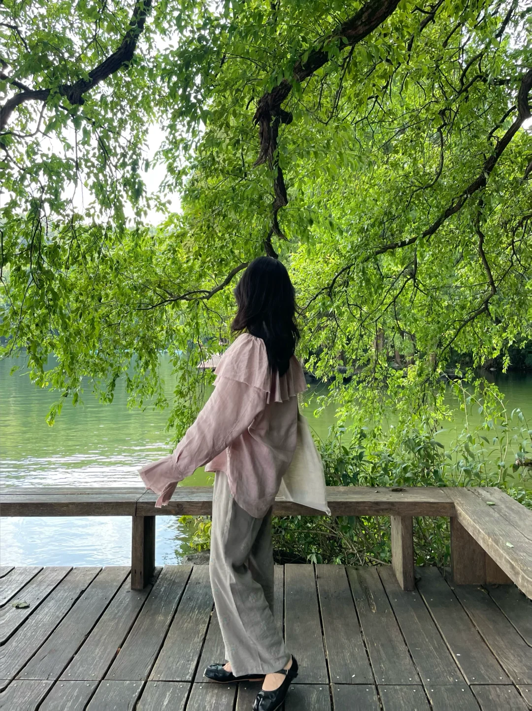 在西湖边放空🍃