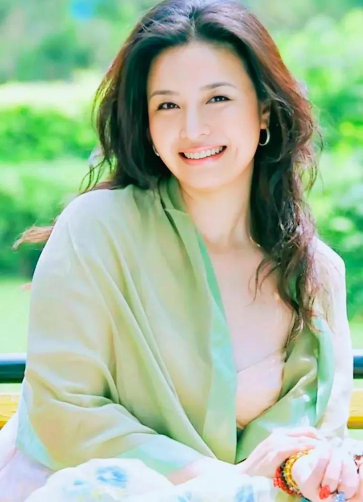 当年，赵宝刚对王澜说：“这段时间你千万别接活，我有个惊喜给你。”王澜很不屑：“不